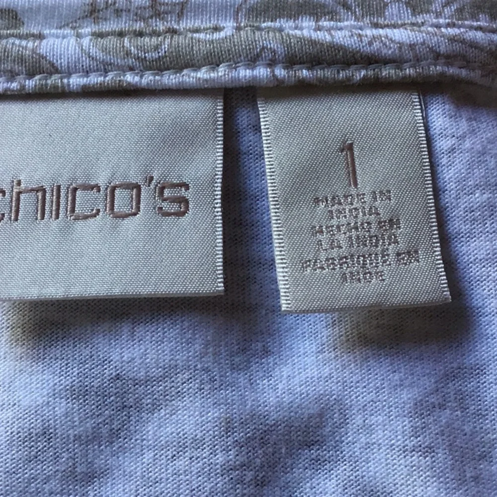 NWOT Chico’s Embroidered Top - Picture 5 of 6